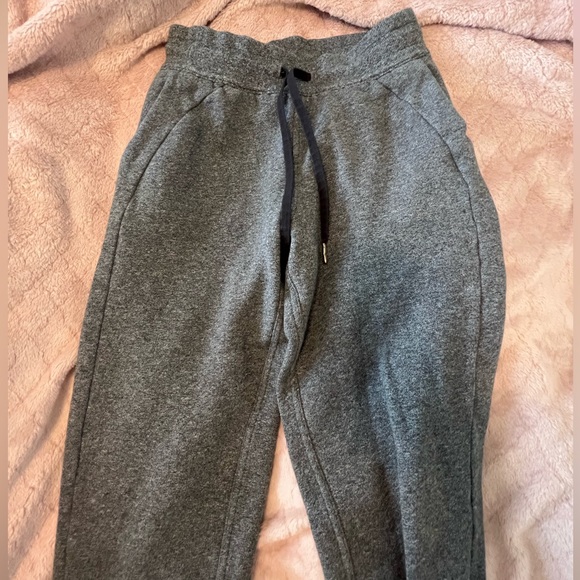 Lululemon Scuba Joggers - Picture 2 of 2